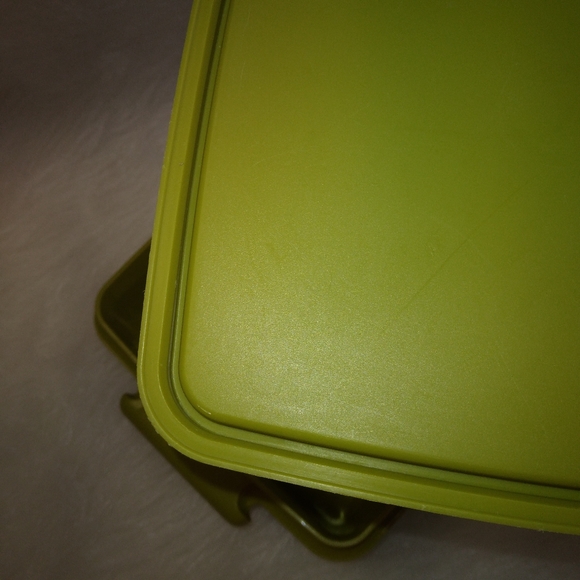 TUPPERWARE Vintage Square Away Container, vguc, green - Picture 5 of 10